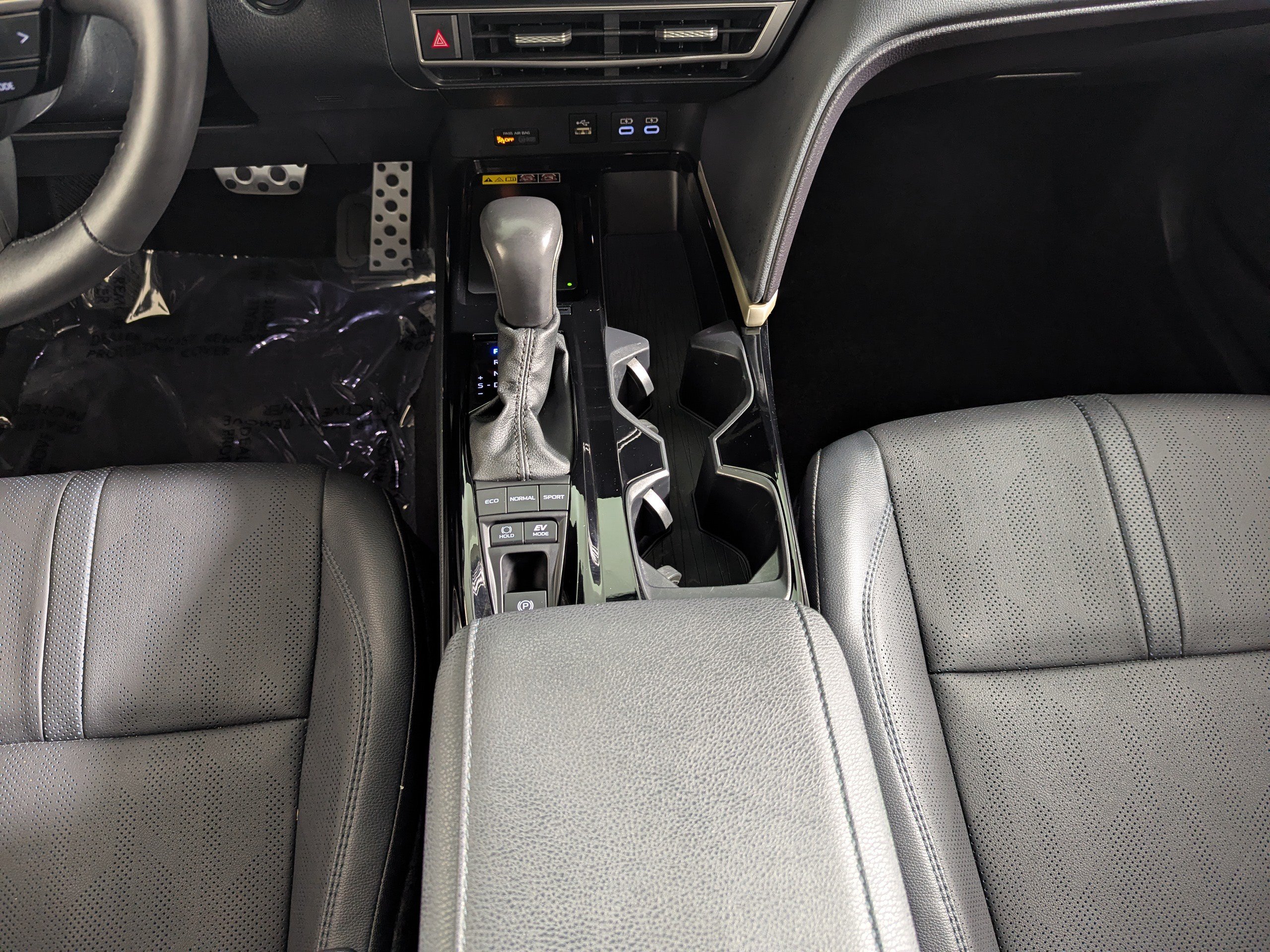 Used 2025 Toyota Camry XSE FWD image 18