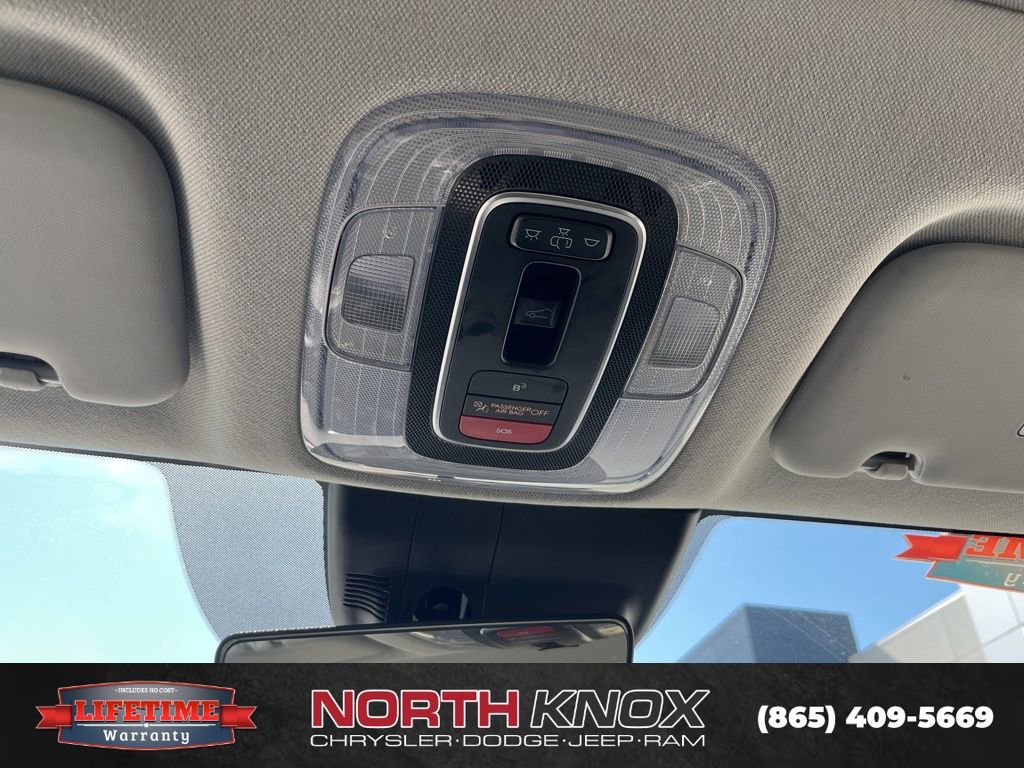 Used 2025 Hyundai Elantra SEL image 11