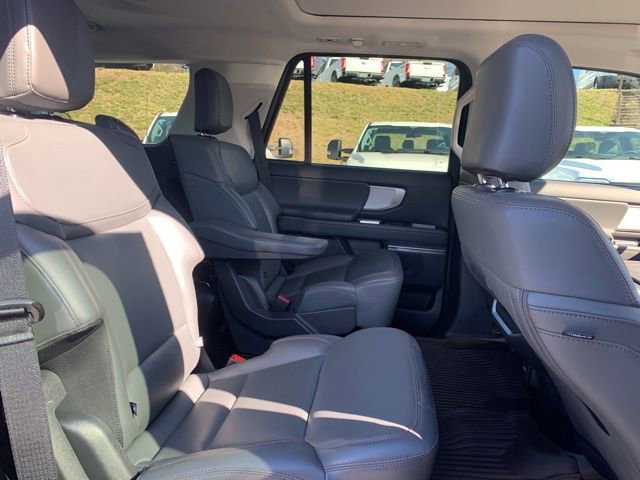 New 2025 Ford Expedition Active image 13