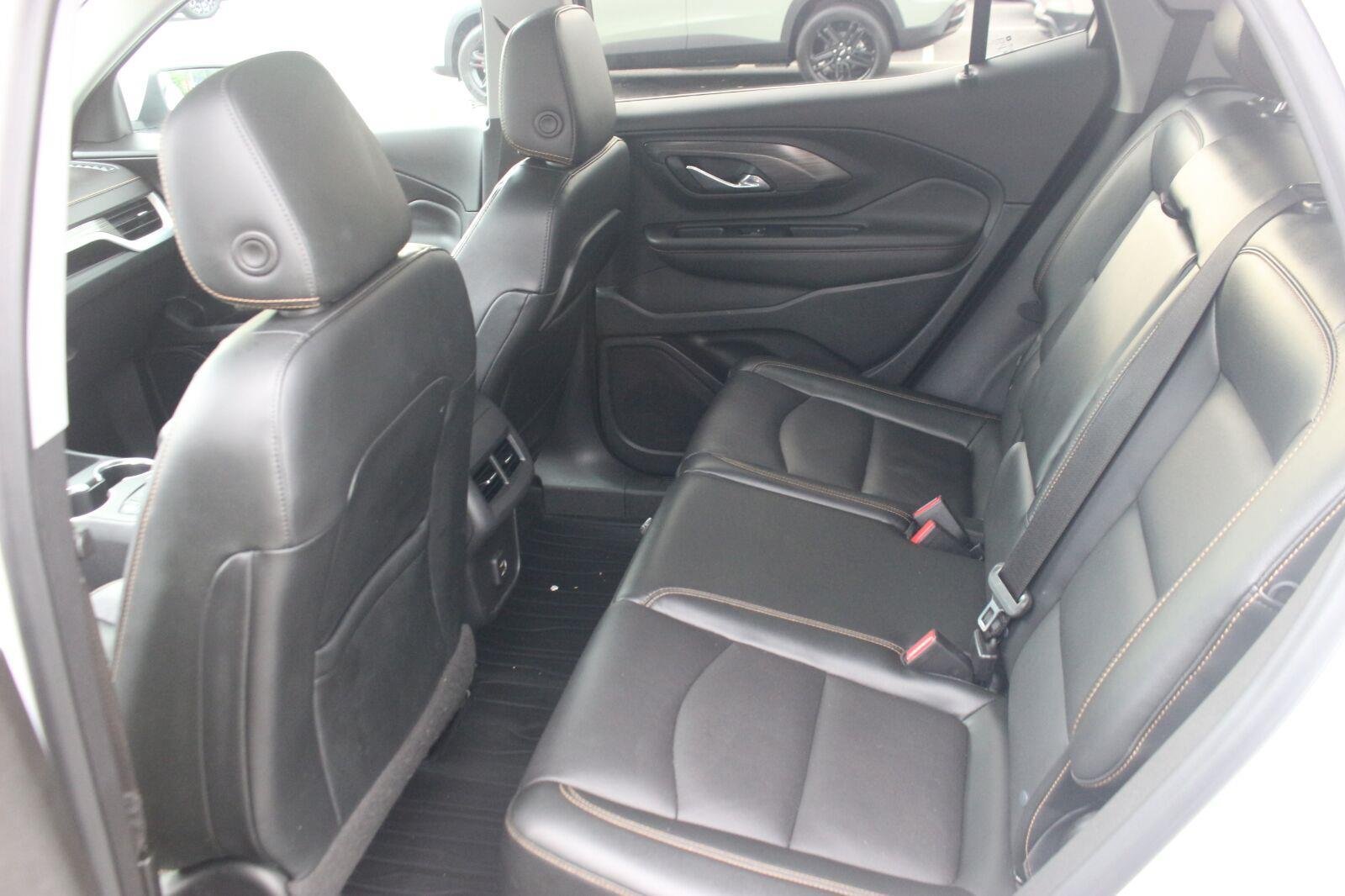 Used 2020 GMC Terrain SLT w/ Preferred Package AWD/4WD image 34