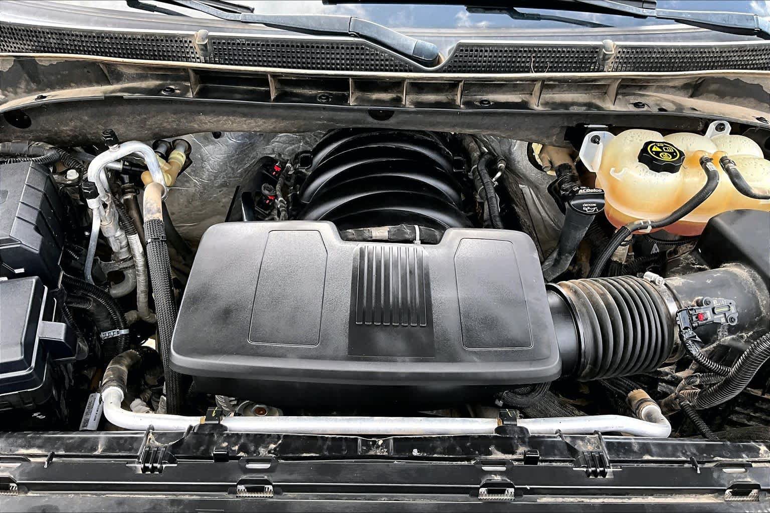 Used 2022 GMC Yukon XL AT4 AWD/4WD image 32