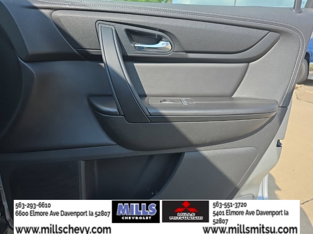Used 2017 Chevrolet Traverse LT FWD image 23