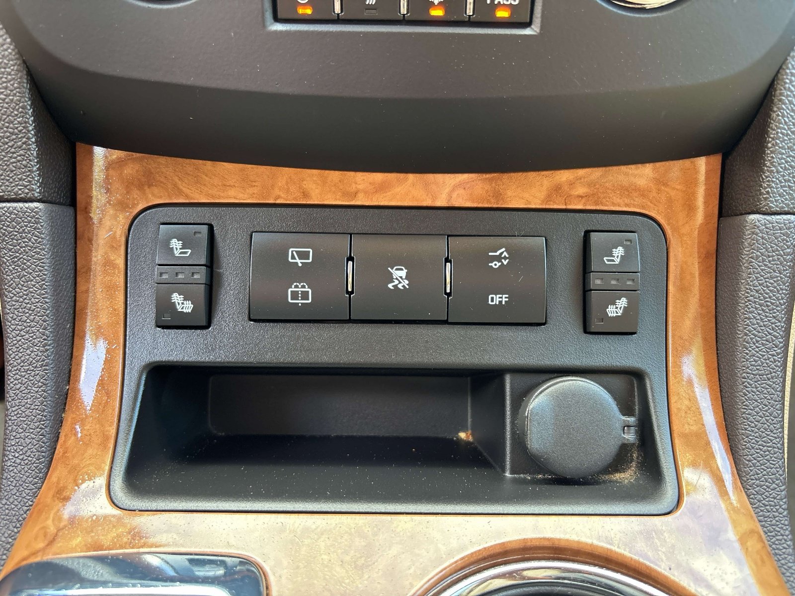 Used 2011 Buick Enclave CXL FWD image 21