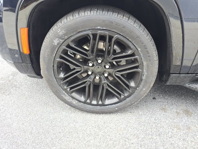 Certified 2025 Jeep Wagoneer Series II w/ Convenience Group I image 8