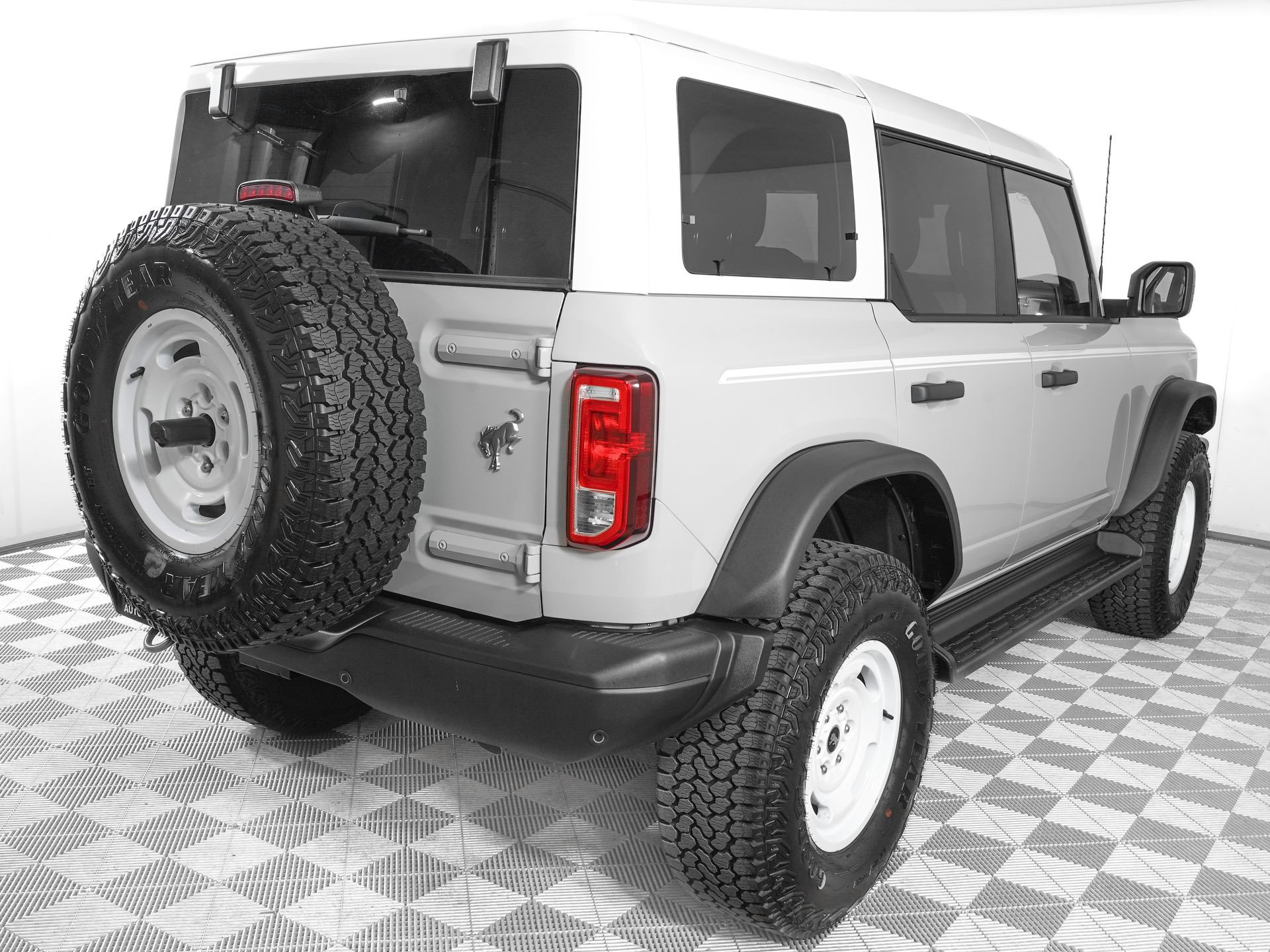 Used 2026 Ford Bronco Heritage Edition AWD/4WD image 4