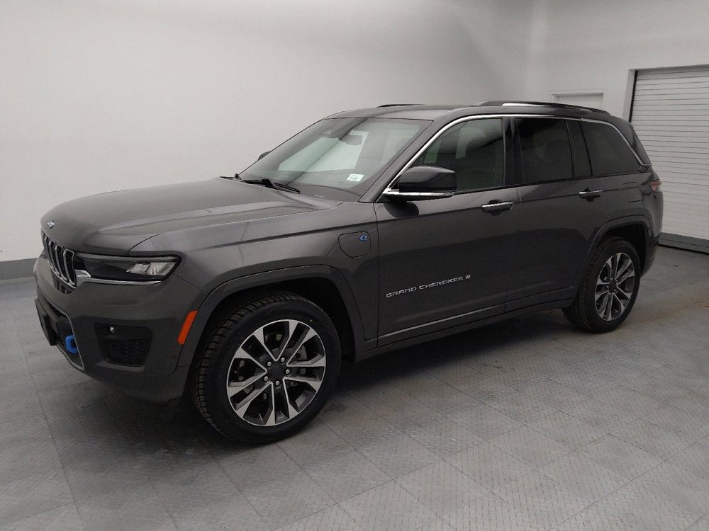 Used 2022 Jeep Grand Cherokee Overland image 2
