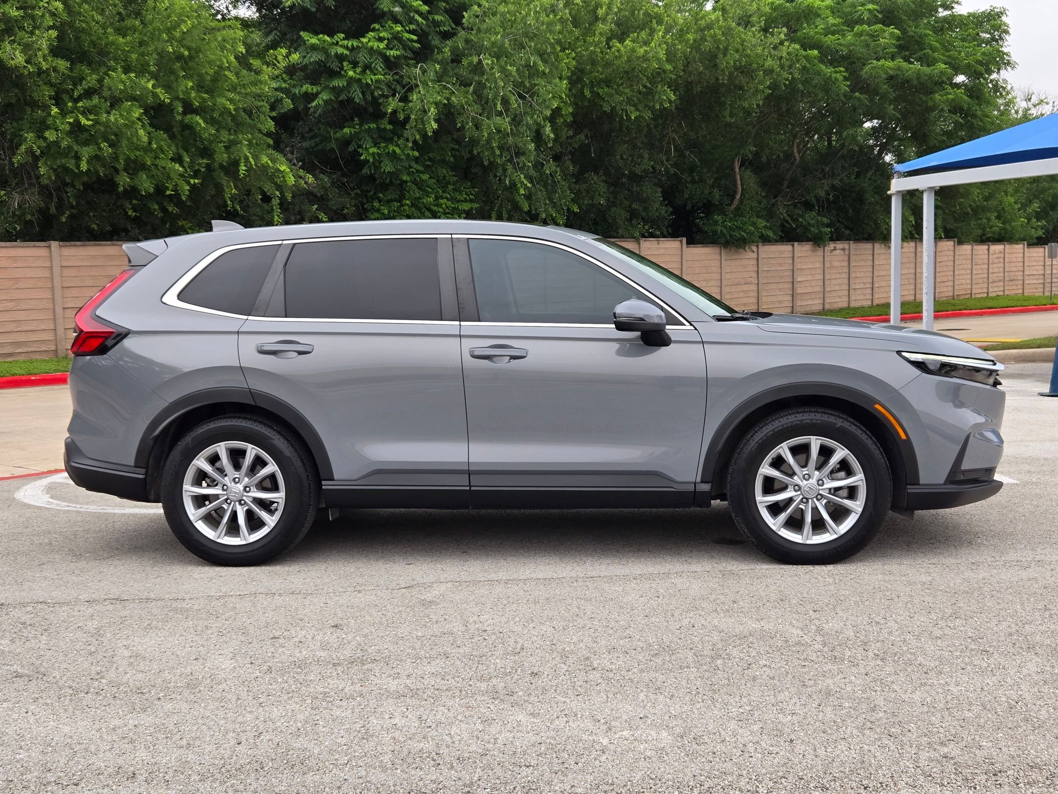 Used 2024 Honda CR-V EX-L image 2