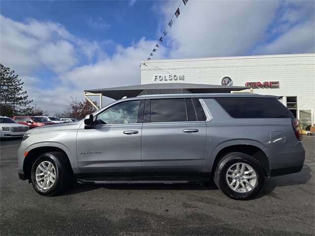 Used 2023 Chevrolet Suburban LT image 7