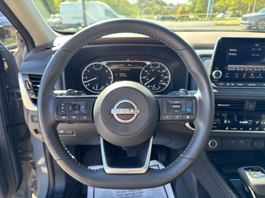 Used 2023 Nissan Rogue SL FWD image 14