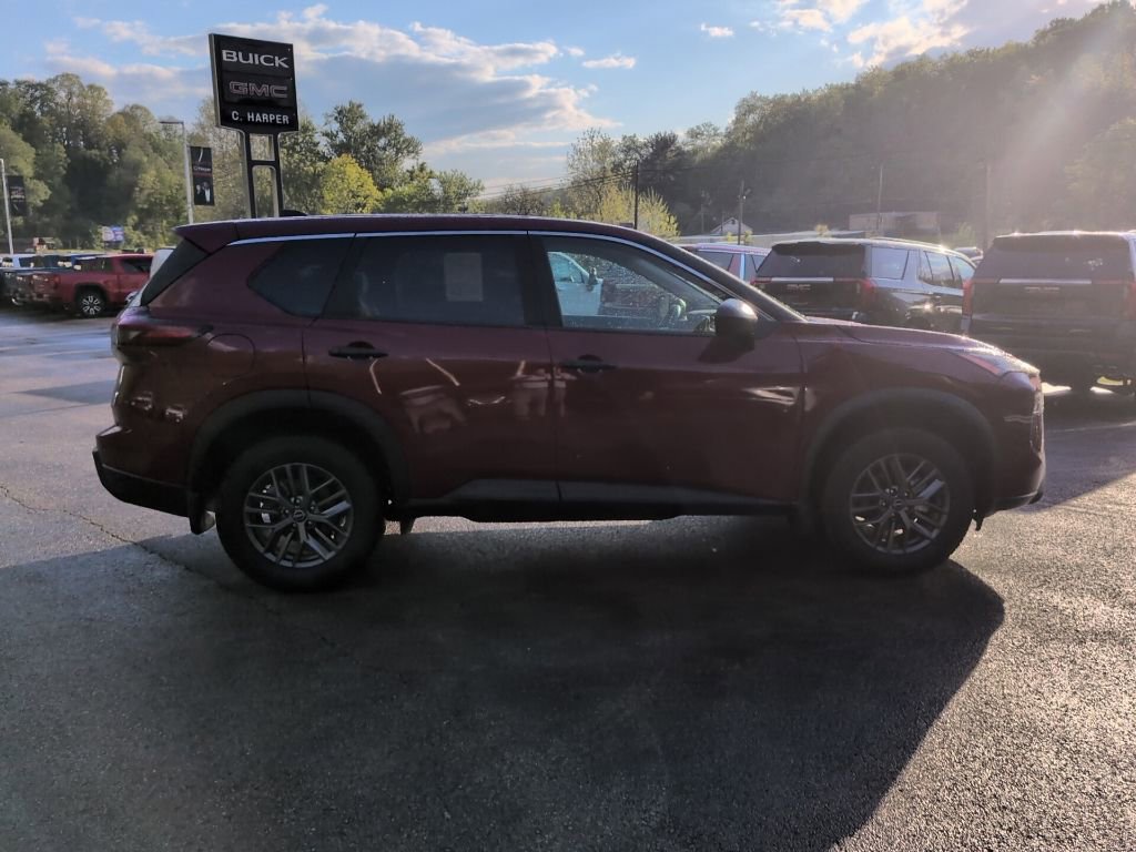 Used 2025 Nissan Rogue S AWD/4WD image 7