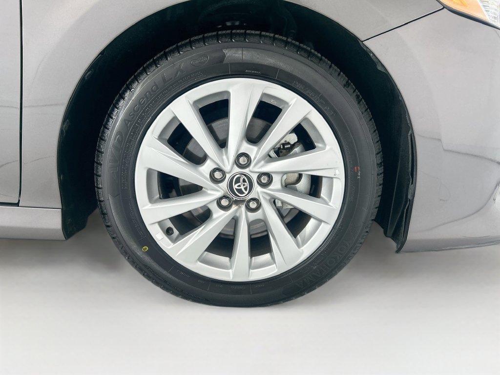 Used 2024 Toyota Camry LE FWD image 30