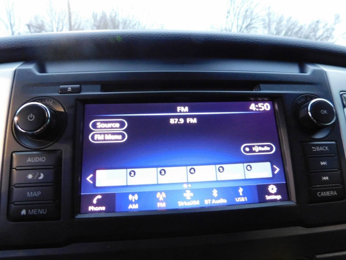 Used 2019 Nissan Titan SV w/ SV Convenience Package image 13