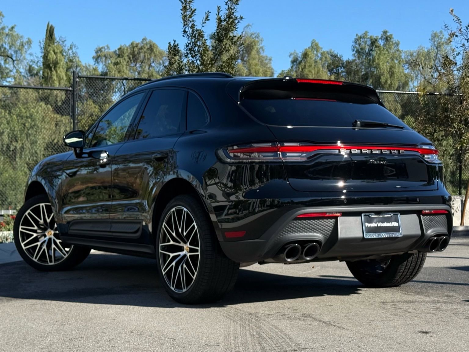 Used 2025 Porsche Macan image 3