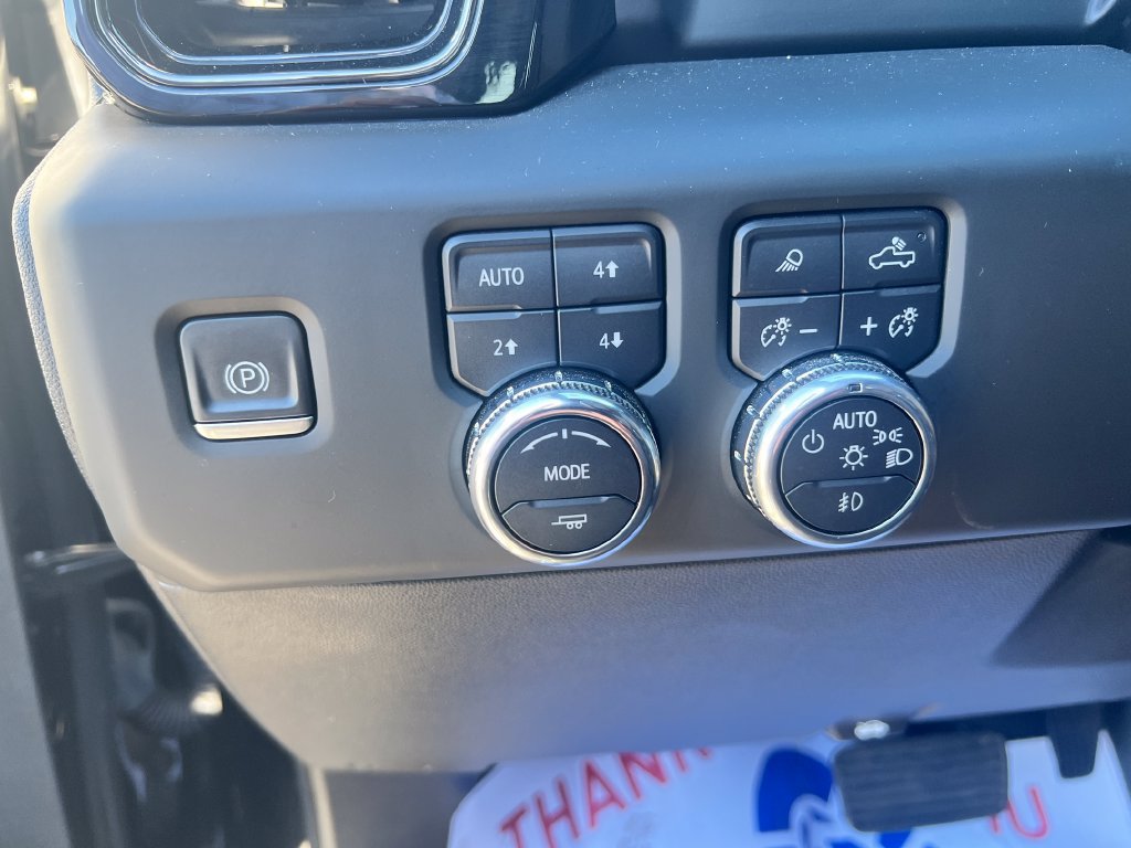 Used 2022 GMC Sierra 1500 AT4 w/ AT4 Preferred Package AWD/4WD image 18