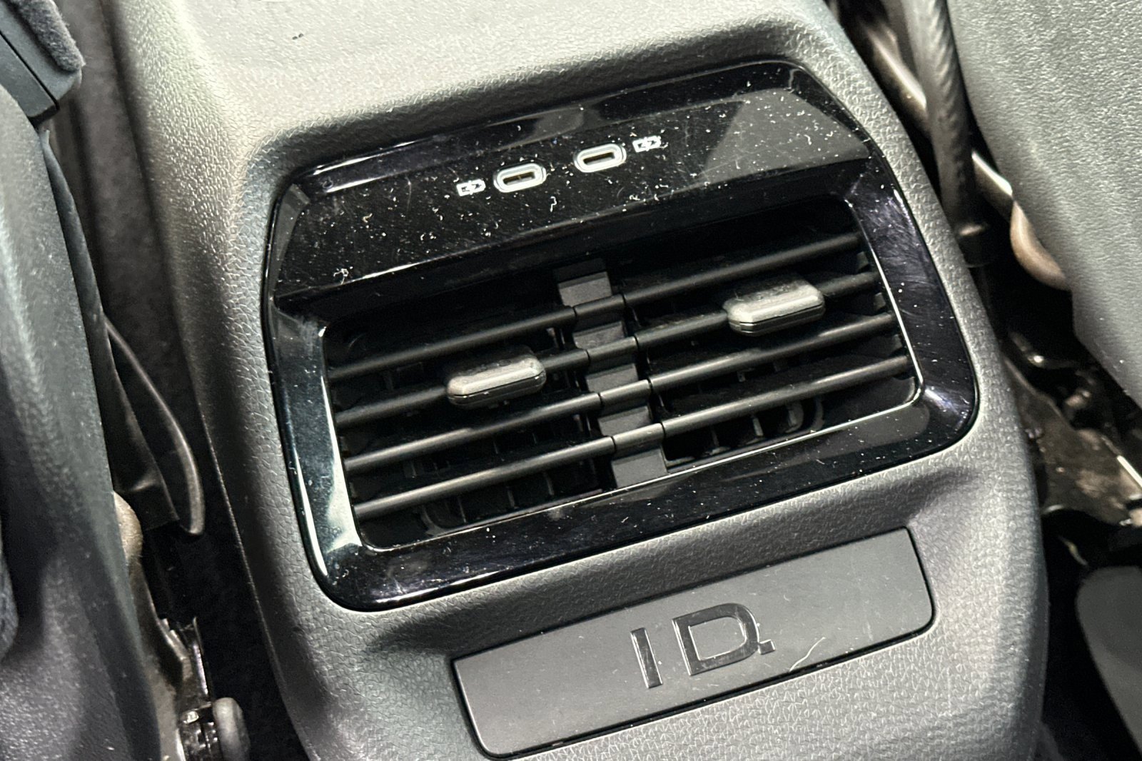 Used 2021 Volkswagen ID.4 Pro w/ ID.4 Protection Package (IPT) image 13