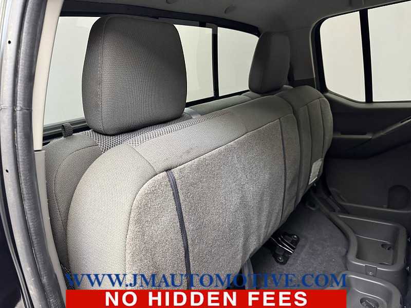 Used 2019 Nissan Frontier SV image 18