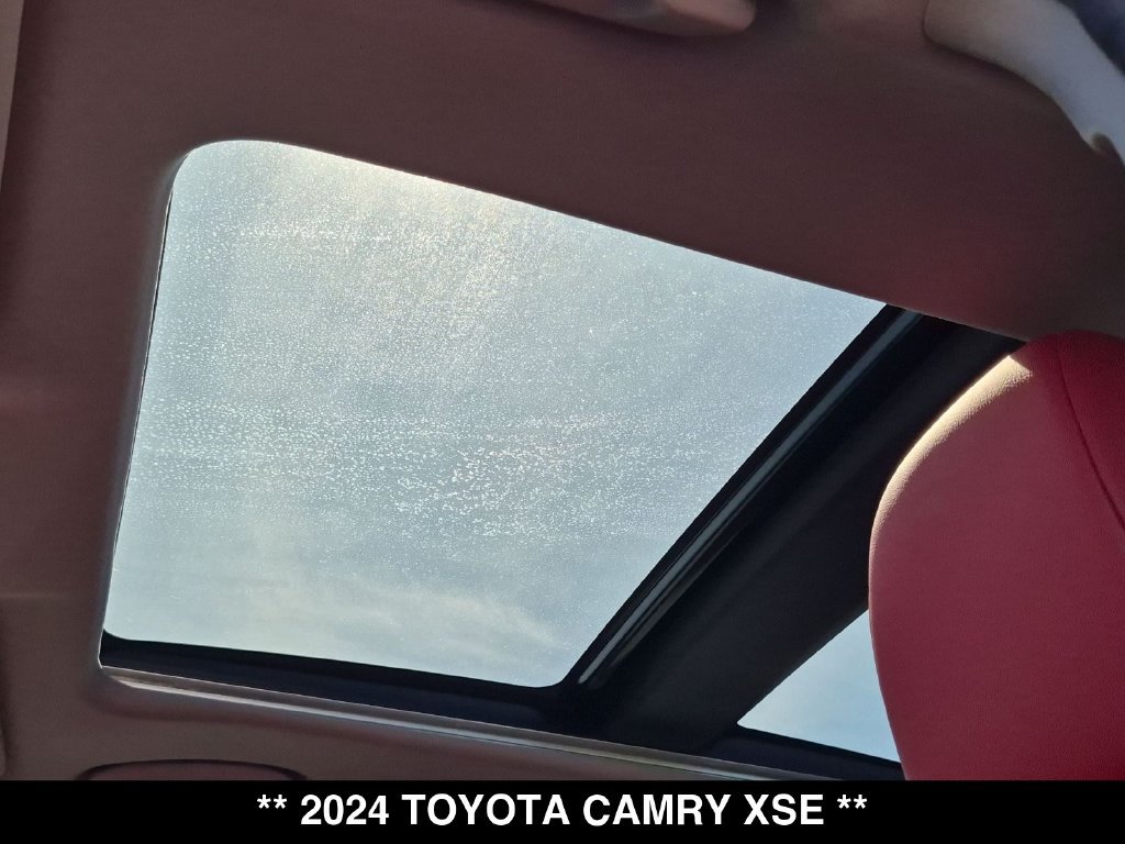 Used 2024 Toyota Camry XSE AWD/4WD image 4