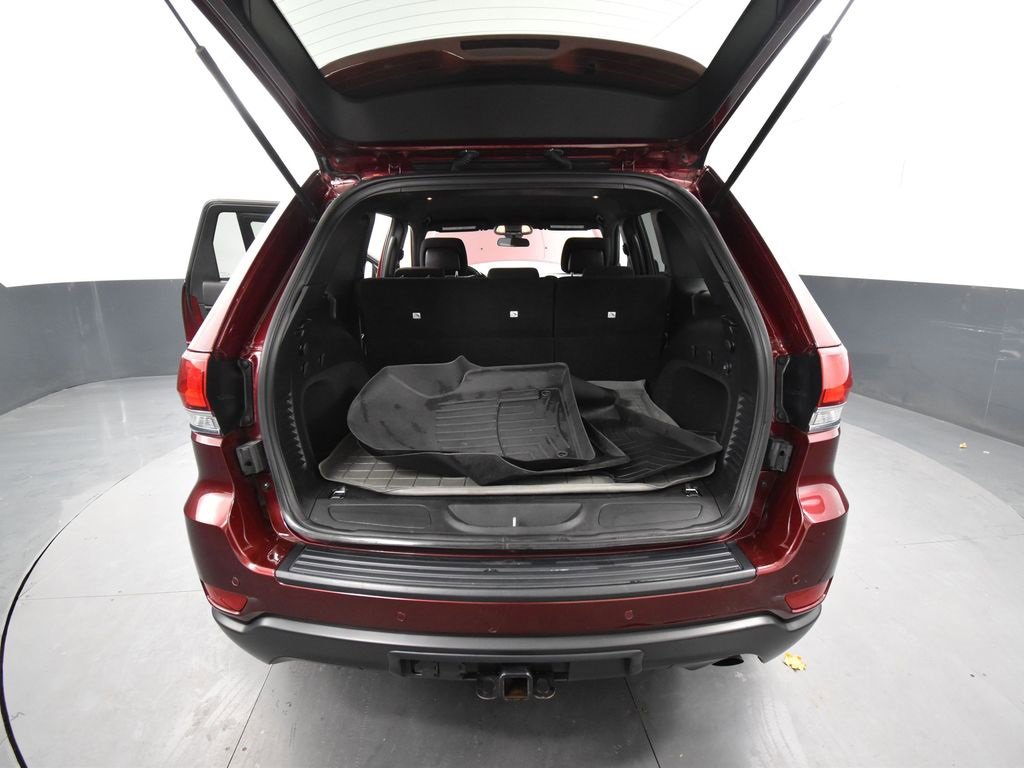 Used 2021 Jeep Grand Cherokee Laredo image 12