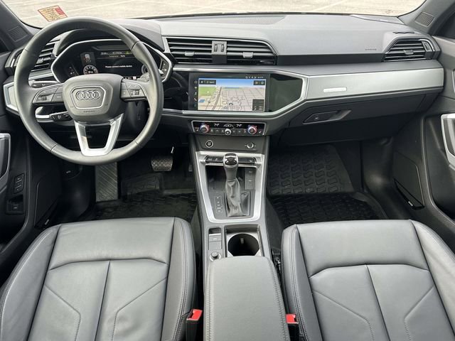 Certified 2025 Audi Q3 2.0T Premium Plus w/ Premium Plus Package image 17