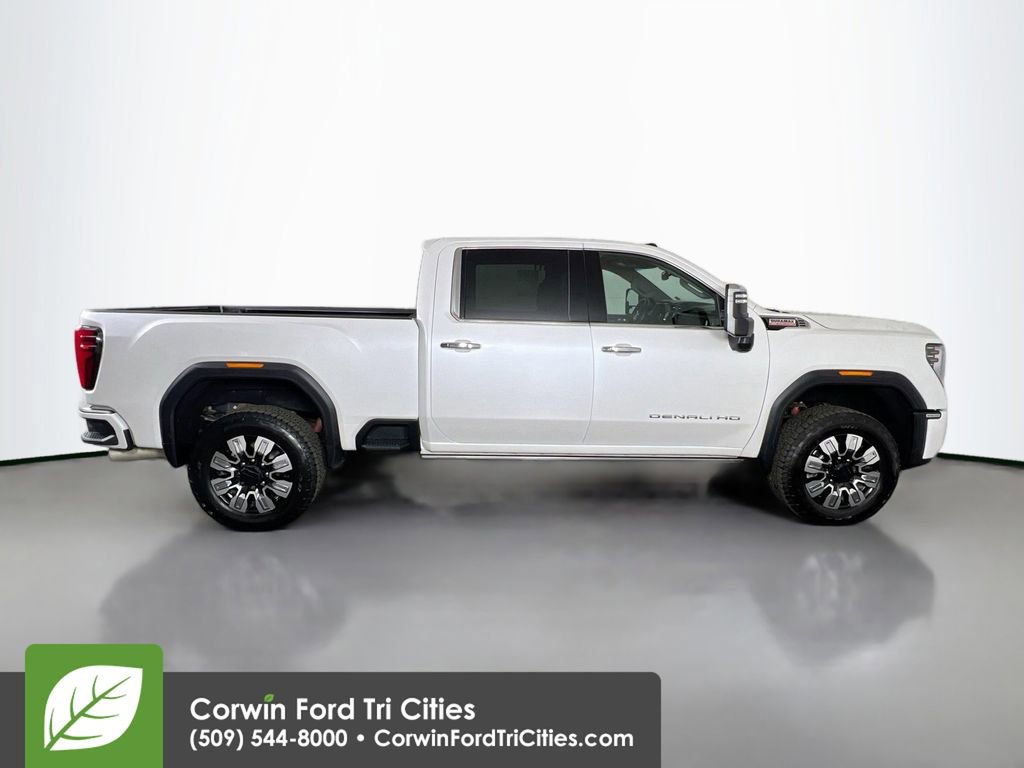 Used 2025 GMC Sierra 3500 Denali image 18