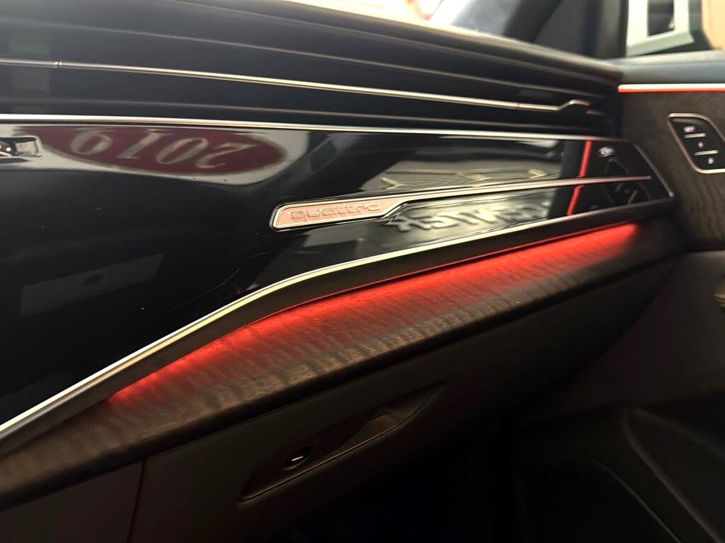Used 2019 Audi Q8 Prestige image 17