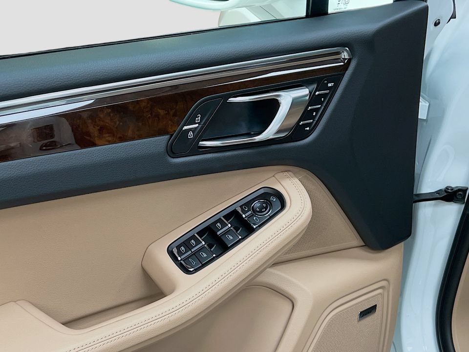 New 2026 Porsche Macan AWD/4WD image 20