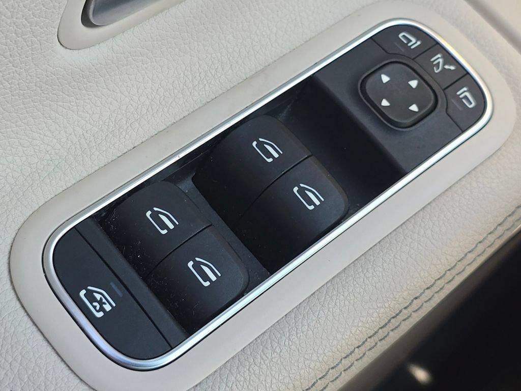 Used 2023 Mercedes-Benz CLA 250 4MATIC image 27