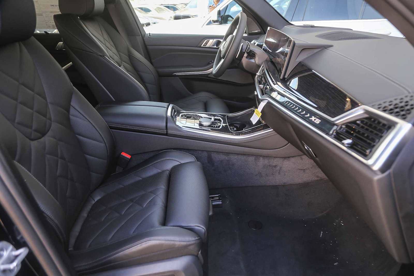 Used 2026 BMW X5 sDrive40i w/ M Sport Package image 13