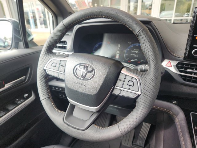 New 2026 Toyota Sienna XLE Woodland Edition AWD/4WD image 21