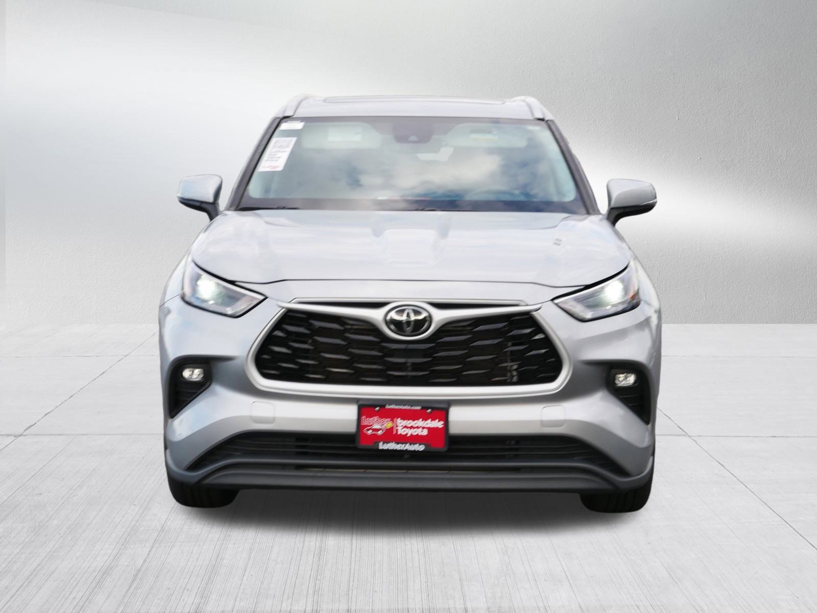 Certified 2024 Toyota Highlander XLE video 2