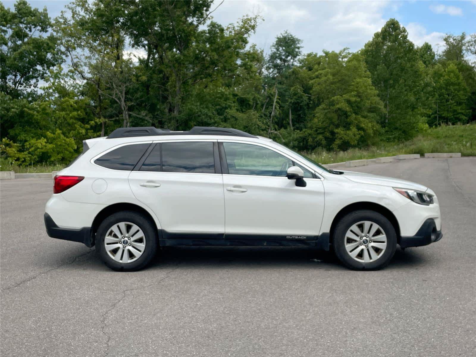 Used 2019 Subaru Outback 2.5i Premium w/ Popular Package #2 AWD/4WD image 6