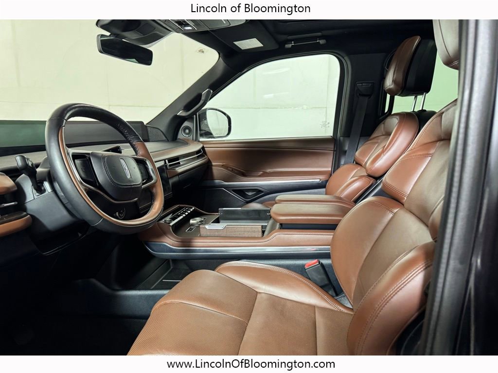 Certified 2025 Lincoln Navigator Reserve AWD/4WD image 35