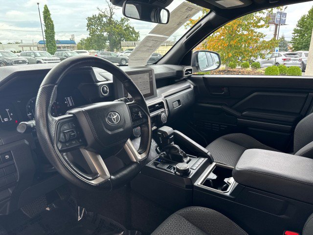 Used 2025 Toyota 4Runner SR5 AWD/4WD image 10
