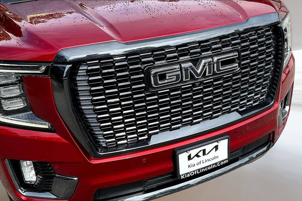 Used 2023 GMC Yukon Denali Ultimate AWD/4WD image 32
