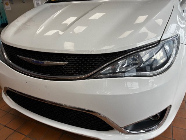 Used 2020 Chrysler Pacifica Touring-L FWD image 7