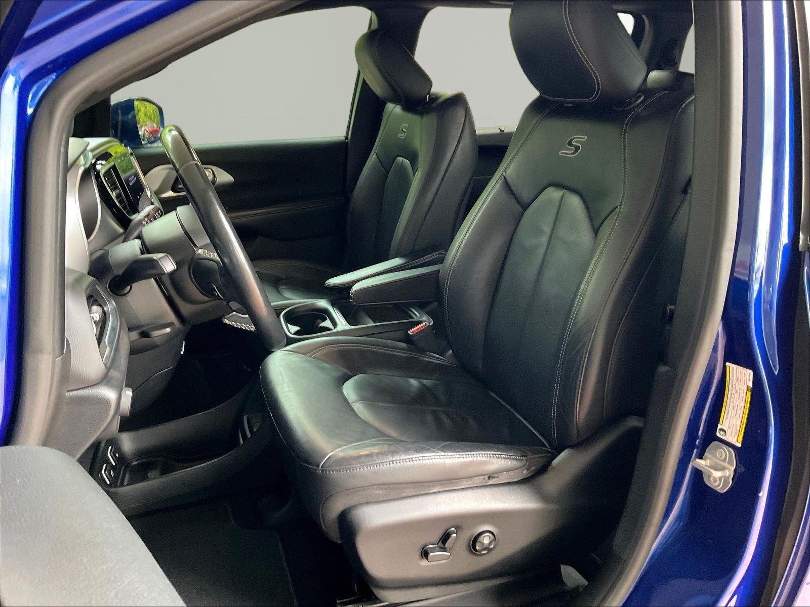 Used 2019 Chrysler Pacifica Touring-L w/ Advanced Safetytec Group FWD image 19