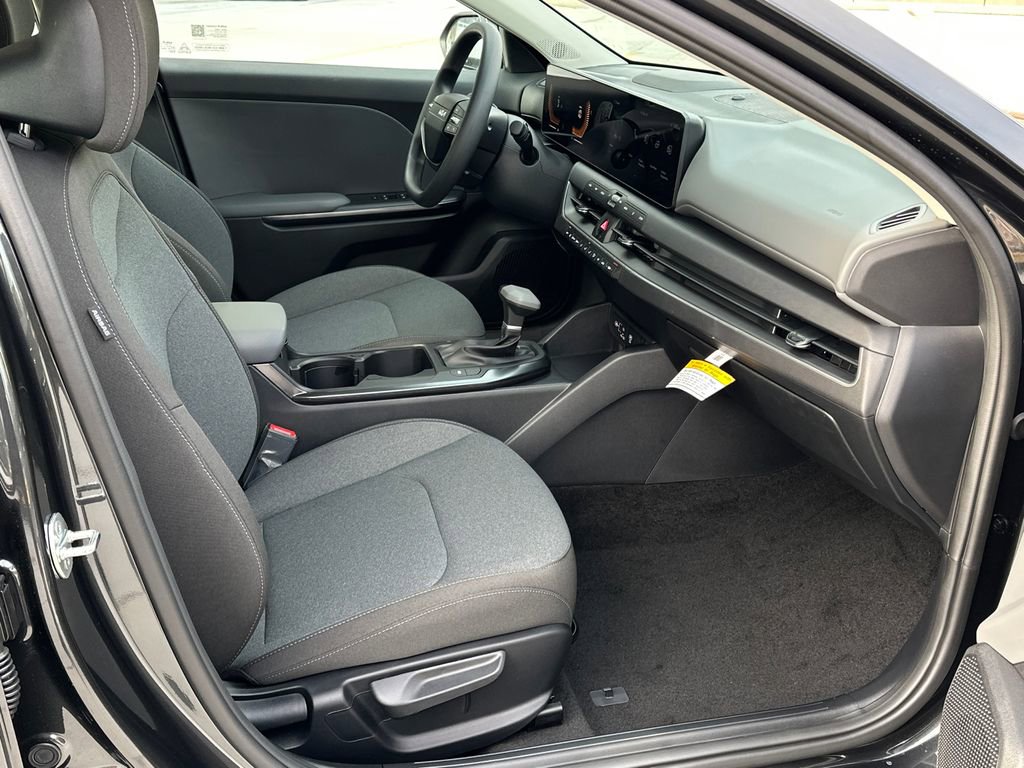 New 2025 Kia K4 LXS image 9