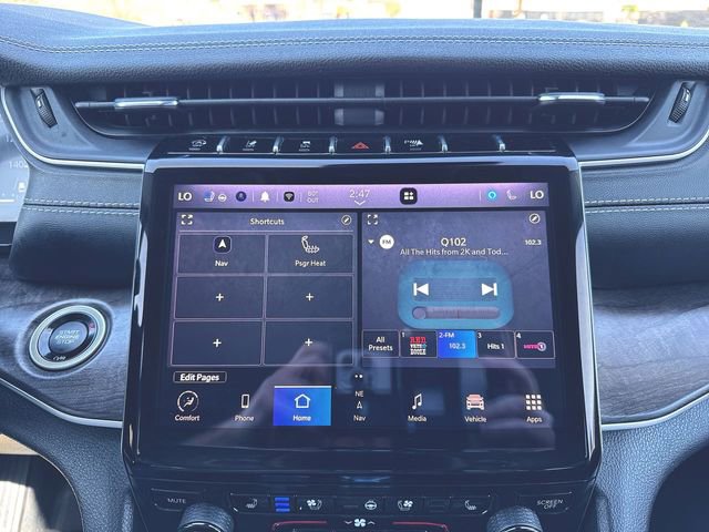 Used 2023 Jeep Grand Cherokee L Limited w/ Luxury Tech Group II AWD/4WD image 13