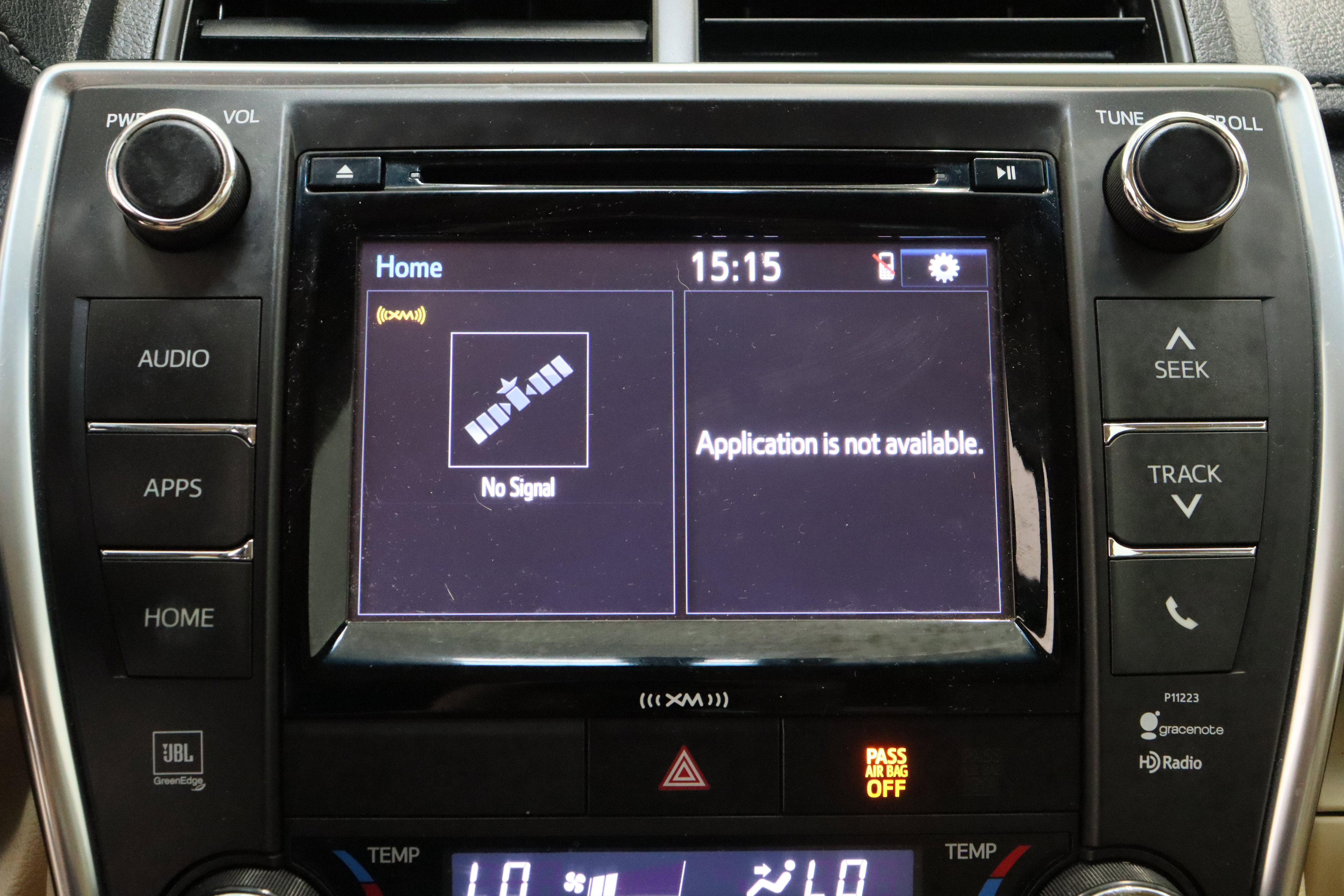 Used 2017 Toyota Camry XLE w/ Moonroof Package FWD image 19