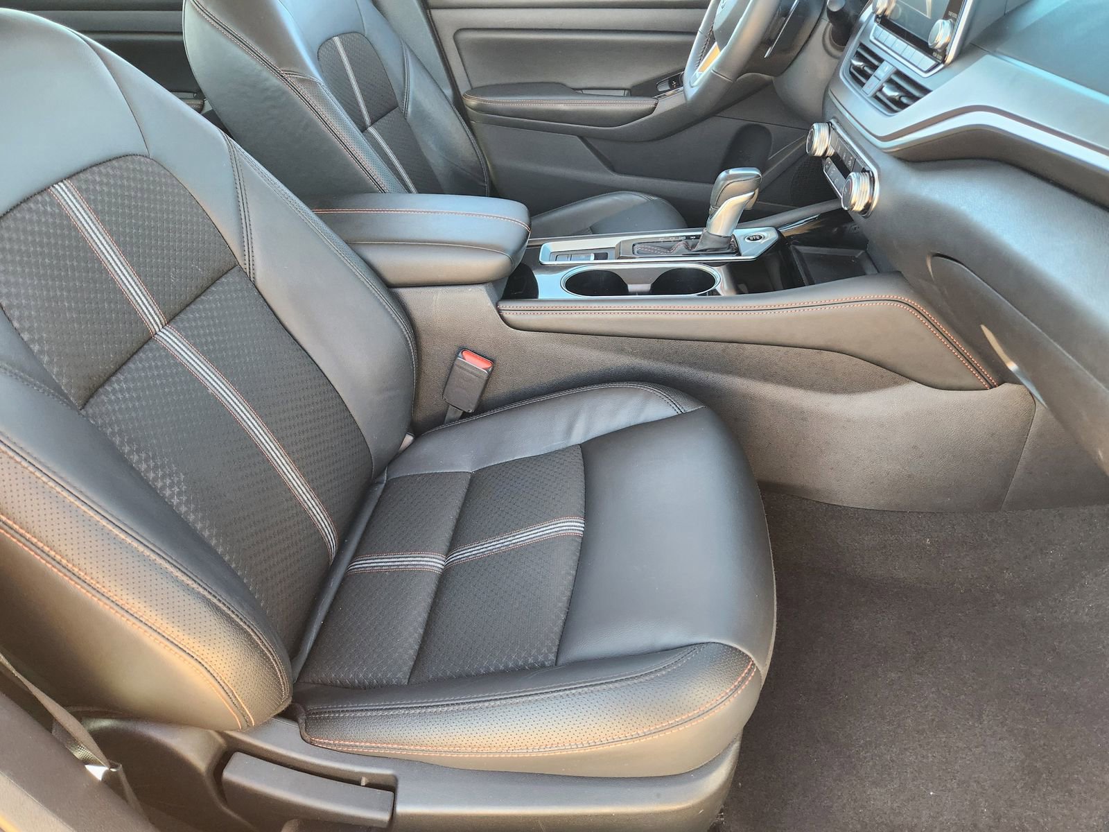 Used 2025 Nissan Altima 2.5 SR image 18