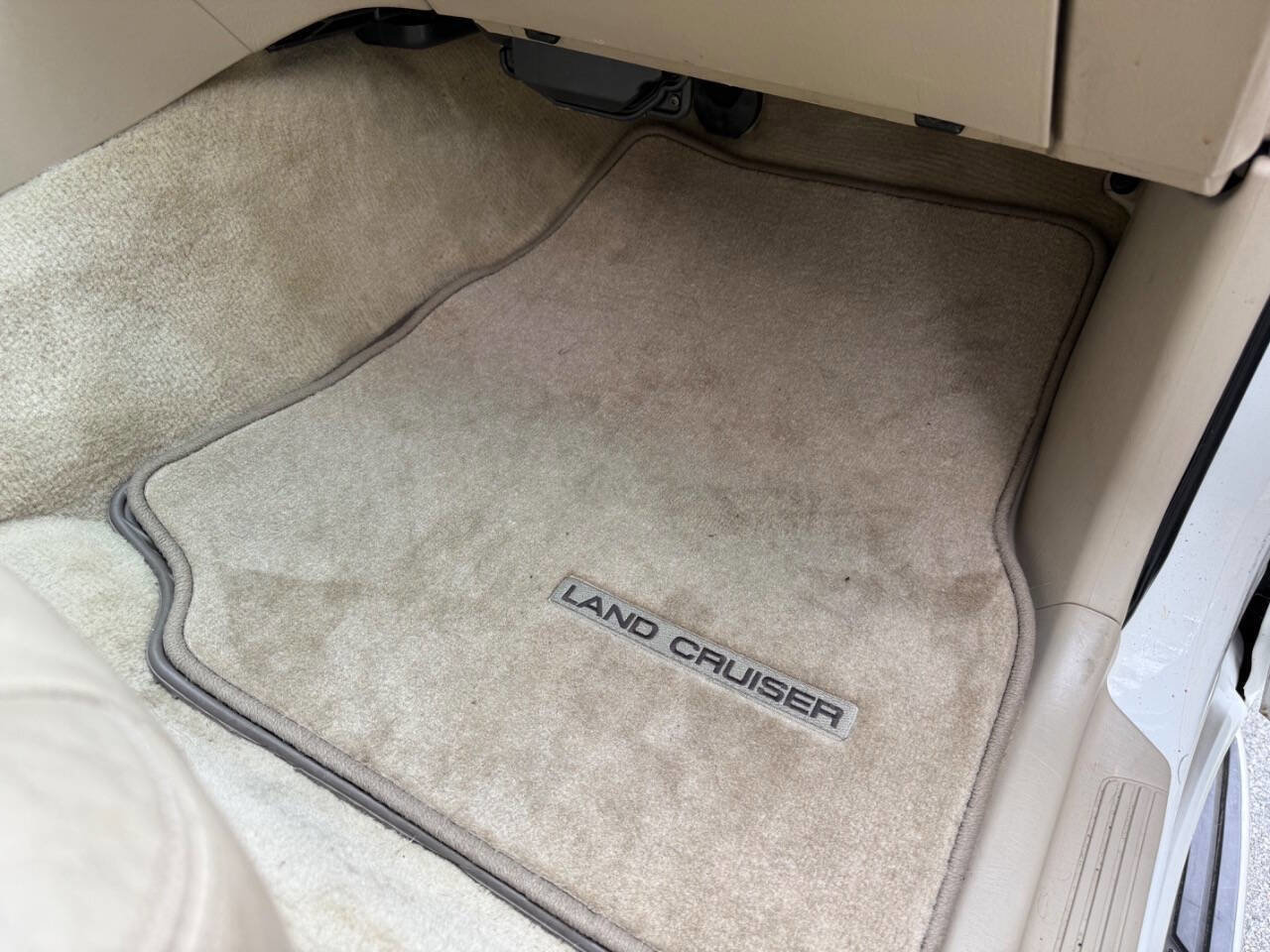 Used 2004 Toyota Land Cruiser image 64