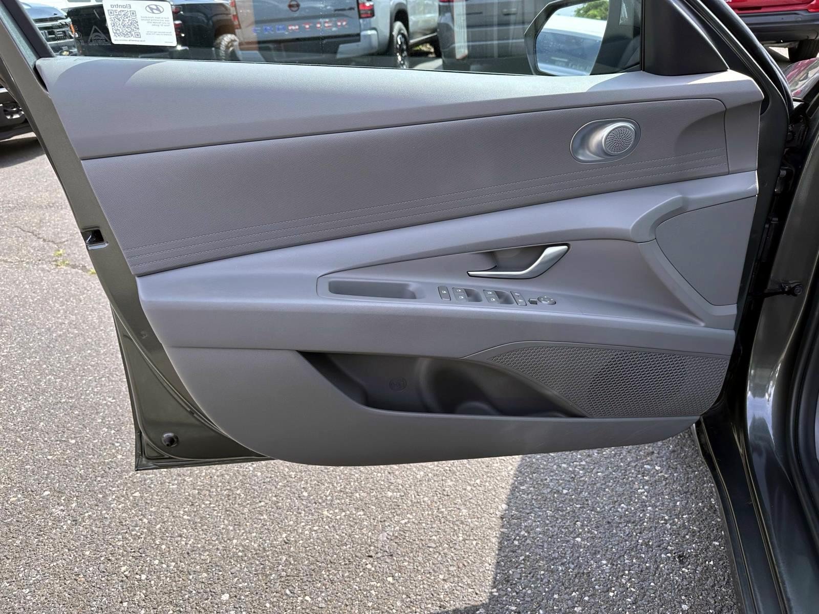 Used 2024 Hyundai Elantra SEL FWD image 8