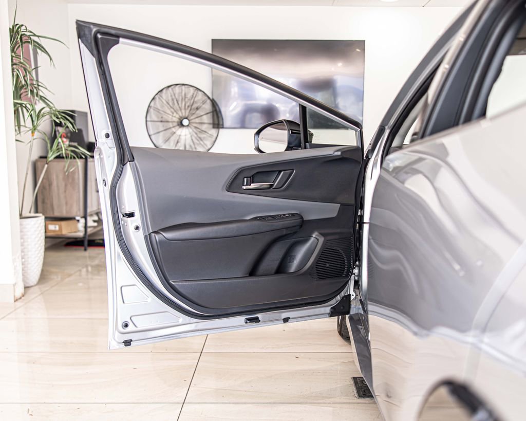 Used 2026 Toyota Prius XLE FWD image 29
