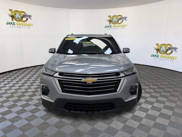 Used 2024 Chevrolet Traverse LT image 3