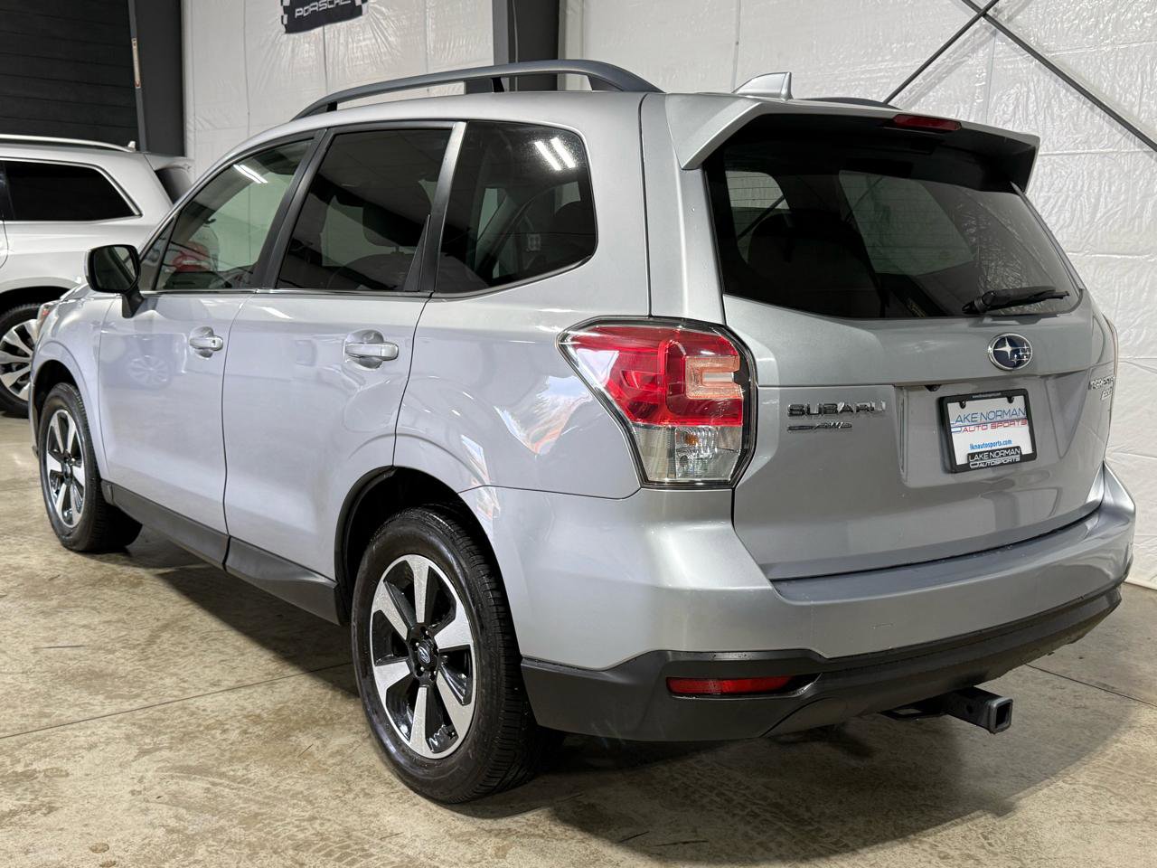 Used 2017 Subaru Forester 2.5i Limited image 3