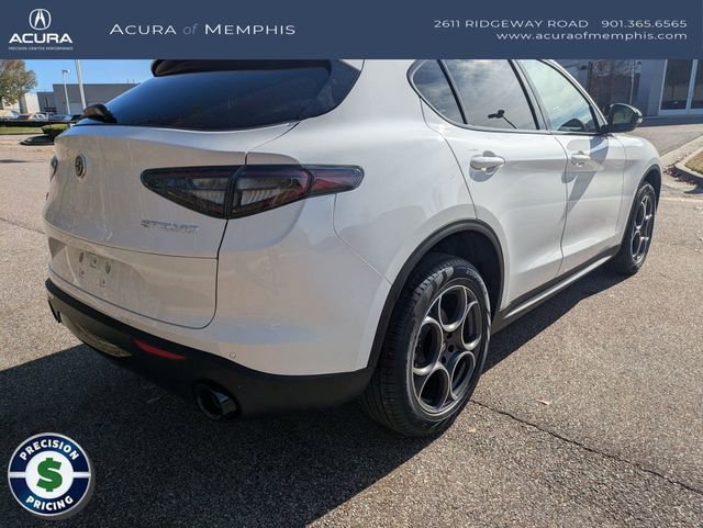Used 2025 Alfa Romeo Stelvio Sprint w/ Convenience Package AWD/4WD image 5