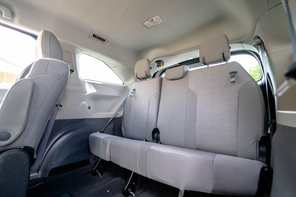 Used 2024 Toyota Sienna LE w/ LE Plus Package AWD/4WD image 37
