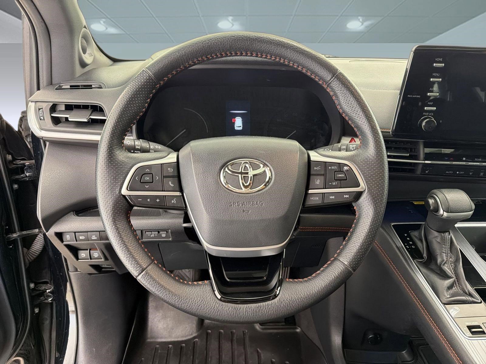 Used 2021 Toyota Sienna XSE w/ XSE Plus Package image 23