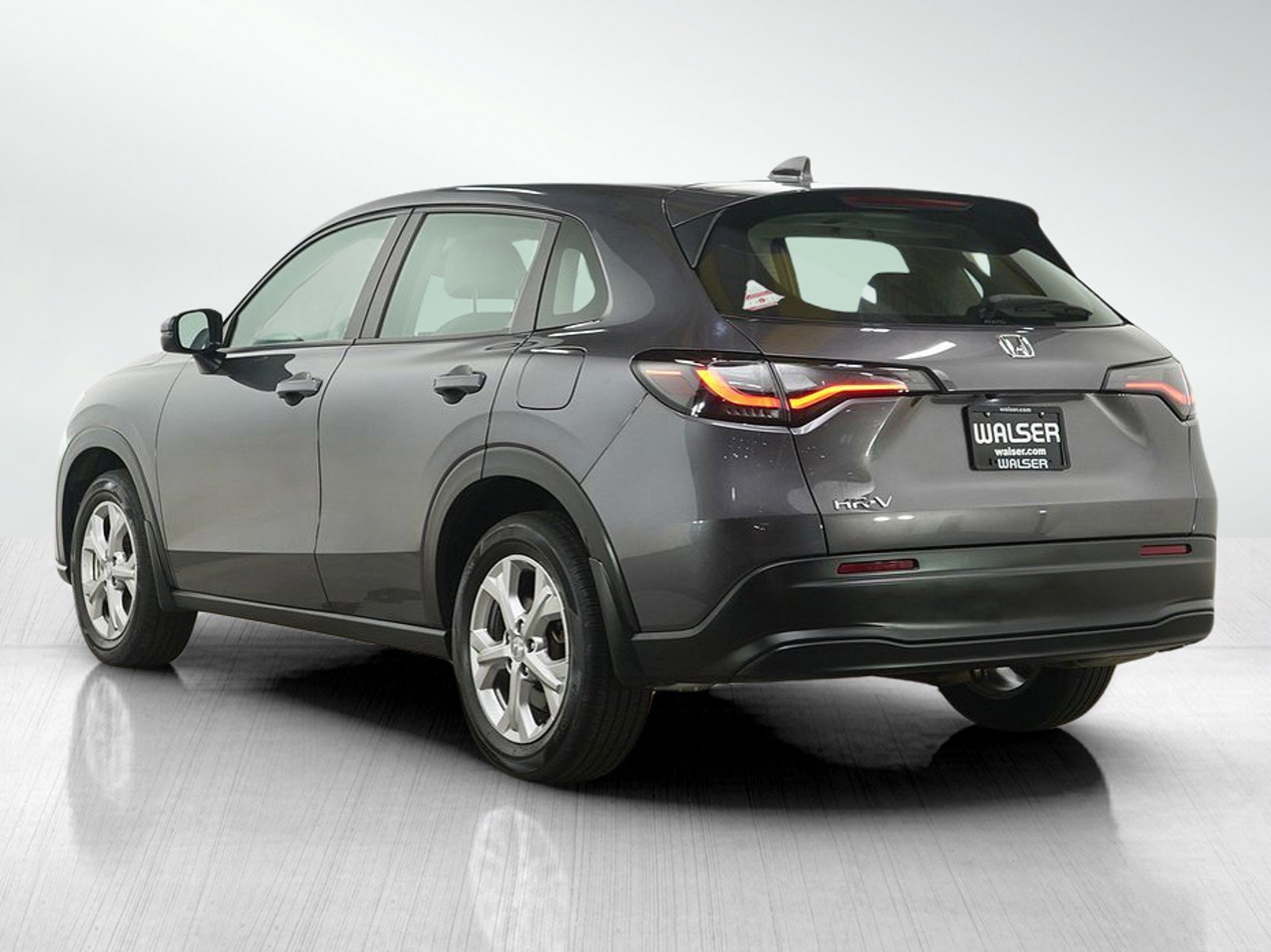 Used 2023 Honda HR-V LX image 3