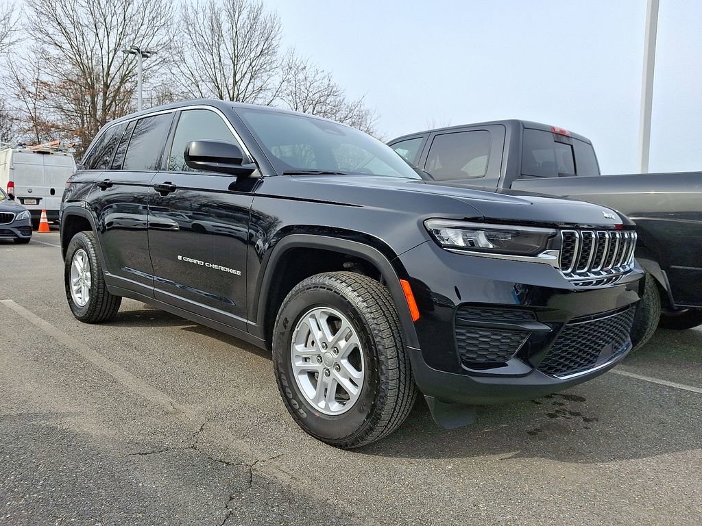 Used 2025 Jeep Grand Cherokee Laredo